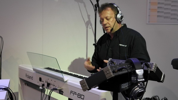 roland_fp80_6290_600.JPG