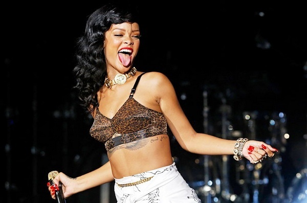 rihanna-777-tour-650-430_600.jpg