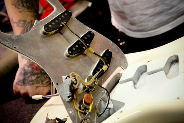 Jimi Hendrix 1963 Strat Visits3.jpg