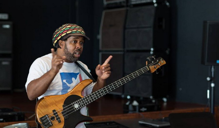 Victor Wooten 2_700.jpg