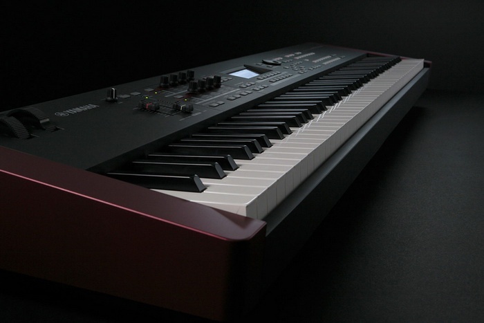 moxf8_ 700_s.jpg