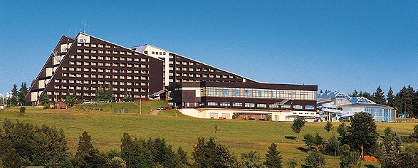 Hotel_01_587x236.jpg