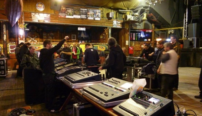 dmix700_n.jpg