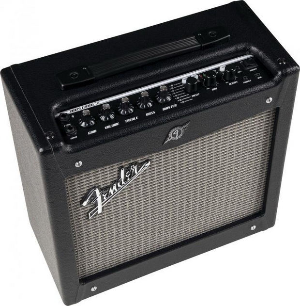 Fender Mustang 2_620.jpg