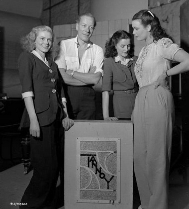 Cyril_Ritchard_1948_crop.jpg