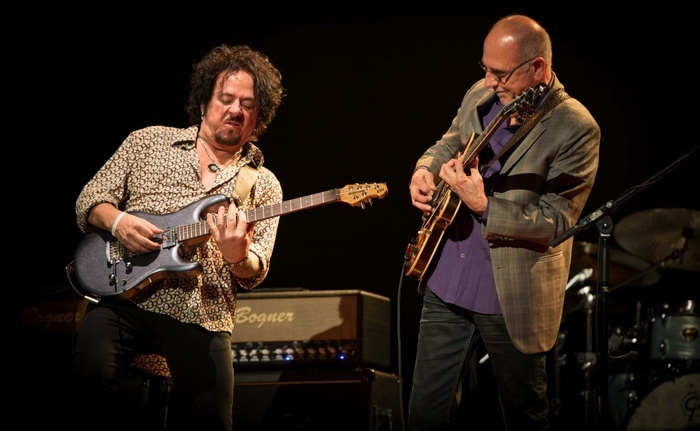 Steve Lukathr and Larry Carlton (1)_700 crop.jpg