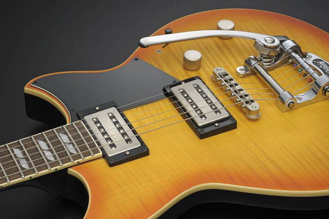Yamaha-Revstar-RS-720Bx650.jpg