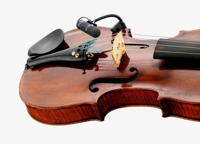 DPA dvote 4099 with Violin_700.jpg