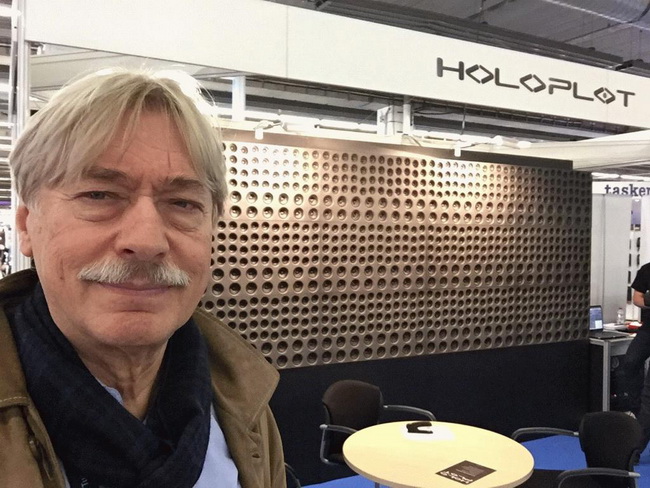 holoplot 650.jpg