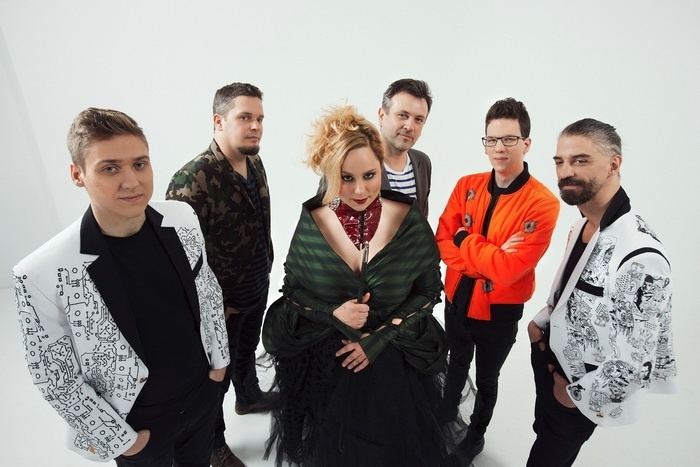 Honeybeast_2016_700.jpg