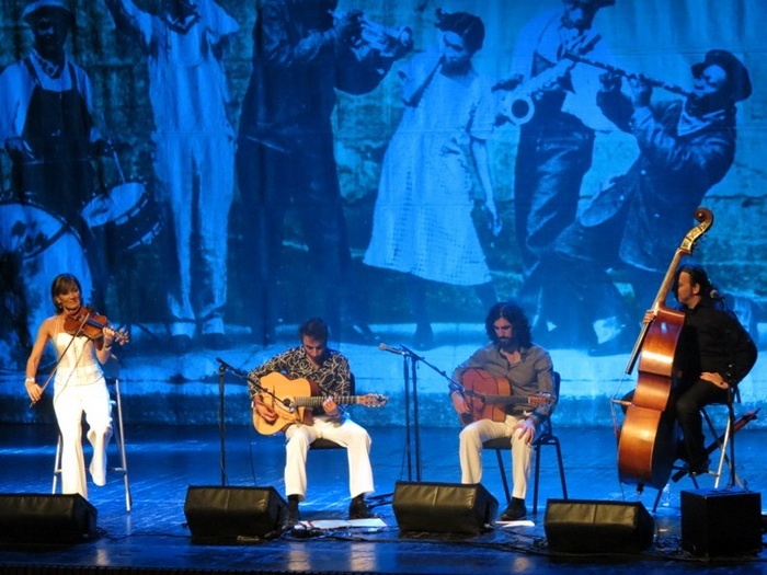 IllĂ&Scaron;nyi Katica Ă&Scaron;s Swing De Gitanes_700.jpg