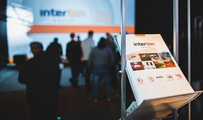 interton_2_700.jpg