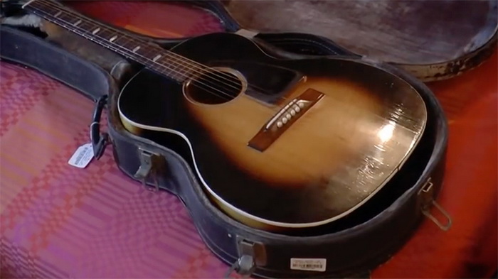 jimi-hendrix-epiphone-bonhams_700.jpg
