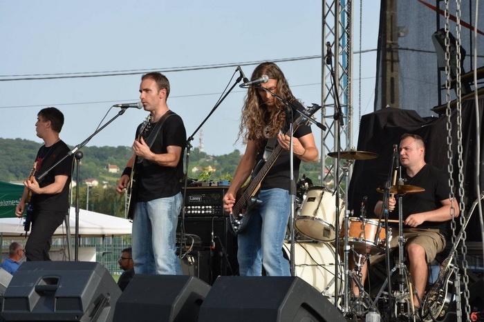 cover 700.jpg