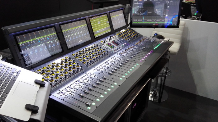 Avid live pult_700.jpg