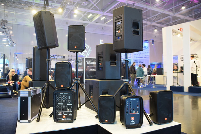 DSC_2208 JBL jav_700x.jpg