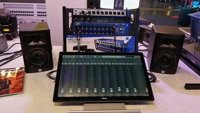 UI 24 r_700.jpg