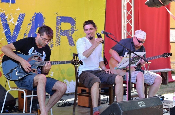 feldecibel-1-e 700x.jpg