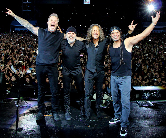metallica-700x.jpg