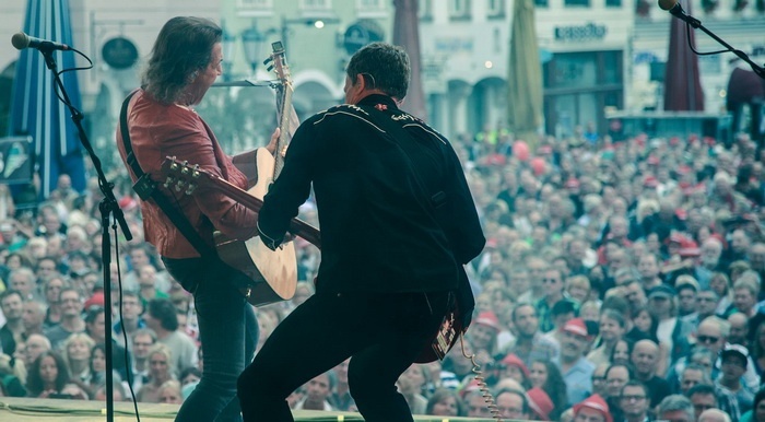 Albert Hammond_700x.jpg