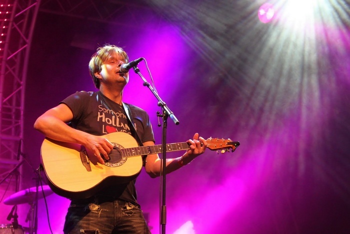 vanderlinde_live_3_700x.jpg