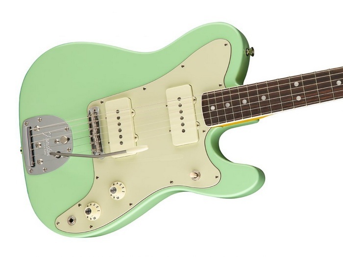 fender-jazz-tele-parallel-univers_close 700x.jpg