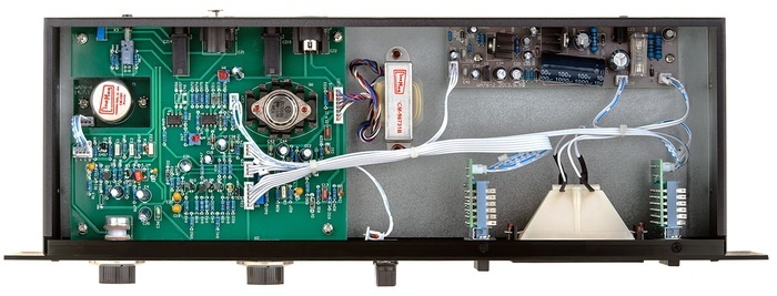 WA76-Interior-View-72DPI-700x.jpg