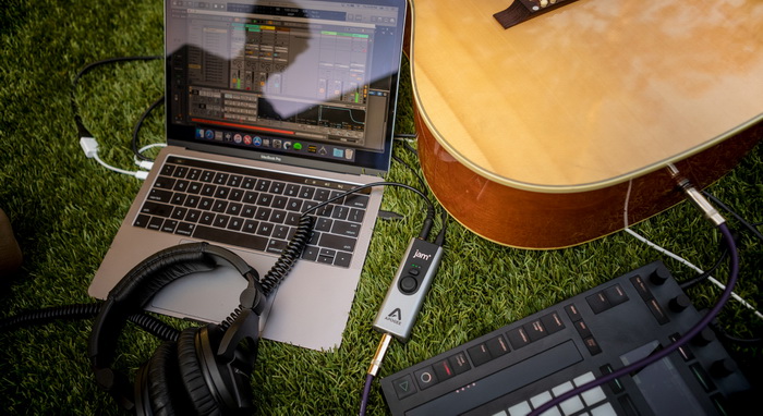 Apogee Jam Plus JamPush_700x.jpg