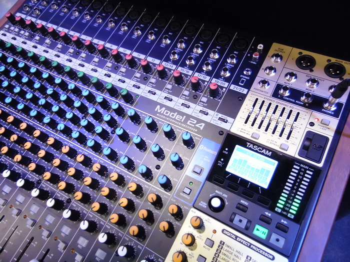 Tascam_SAM_2352_700x.jpg