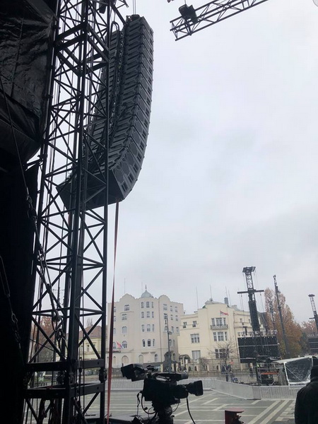 line array 450.jpg