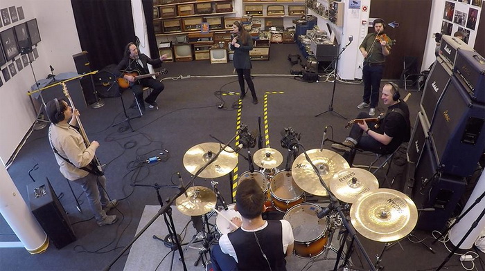 madrass live session 700x.jpg