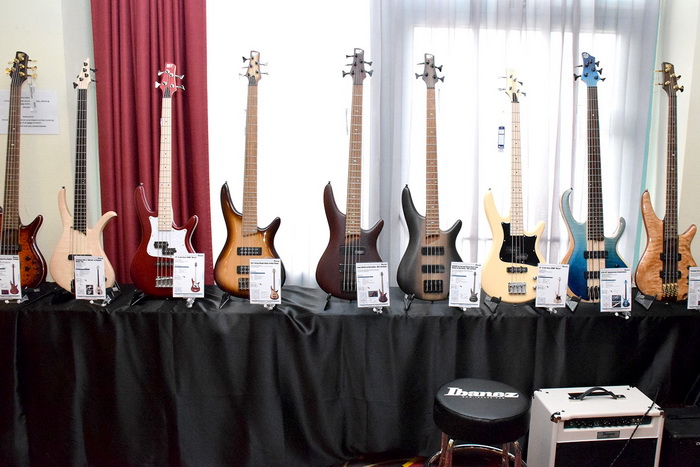 Ibanez basses total_700.jpg