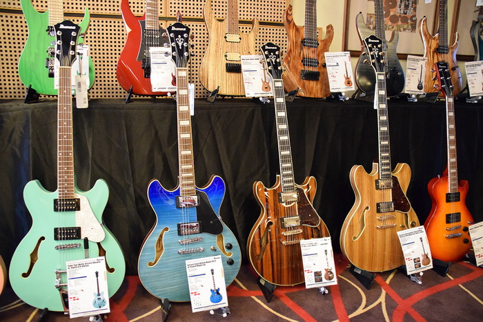 Ibanez hollow body 700.jpg