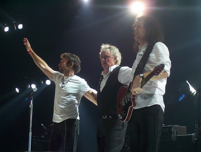 2005_Queen_+_Paul_Rodgers_700x.jpg