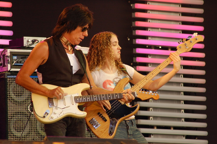 Jeff Beck 700x.jpg