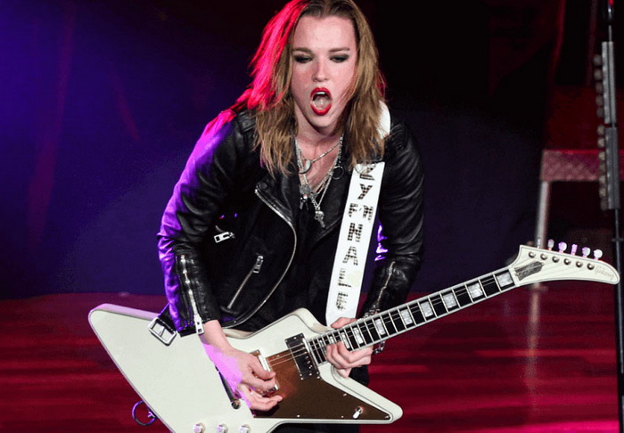 lzzy-hale-2019_700x.jpg