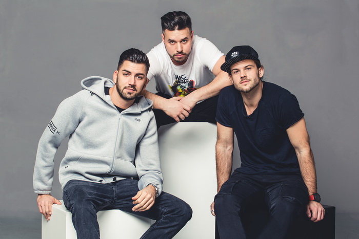 238_follow_the_flow_press_700x.jpg