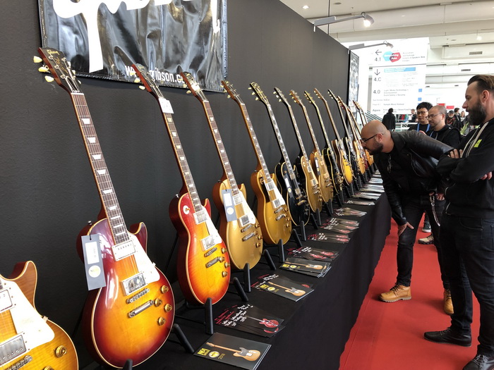 Gibson_IMG_7186_700x.jpg