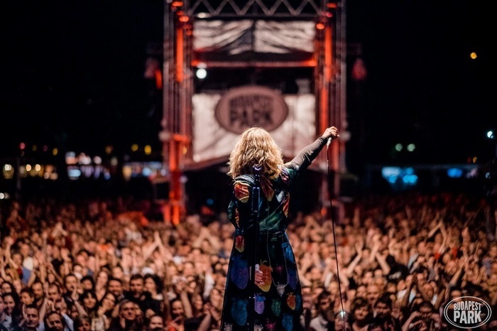Honeybeast-Budapest-Park-2019-PRhez 700x.jpg