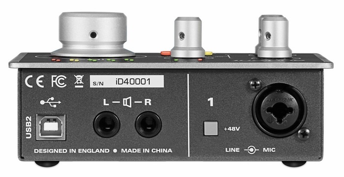 iD4-Back-1 700x.jpg