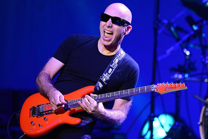 Joe-Satriani 700x.jpg