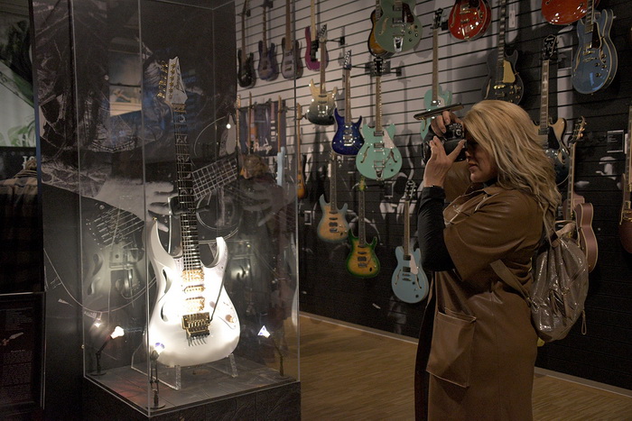 Ibanez SteveVai 700.jpg
