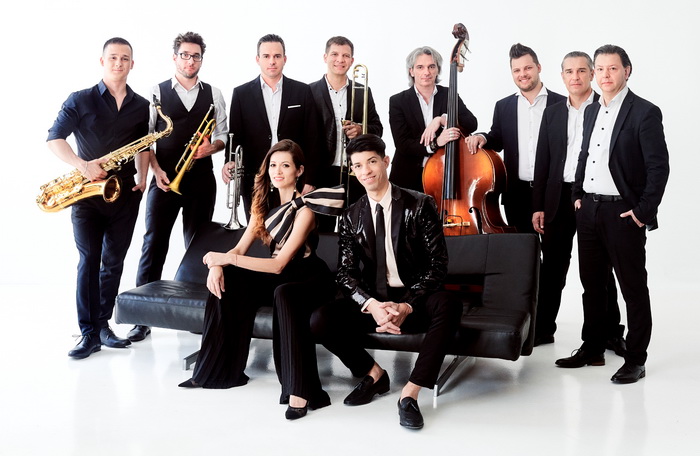 GroupNSwing 700x.jpg