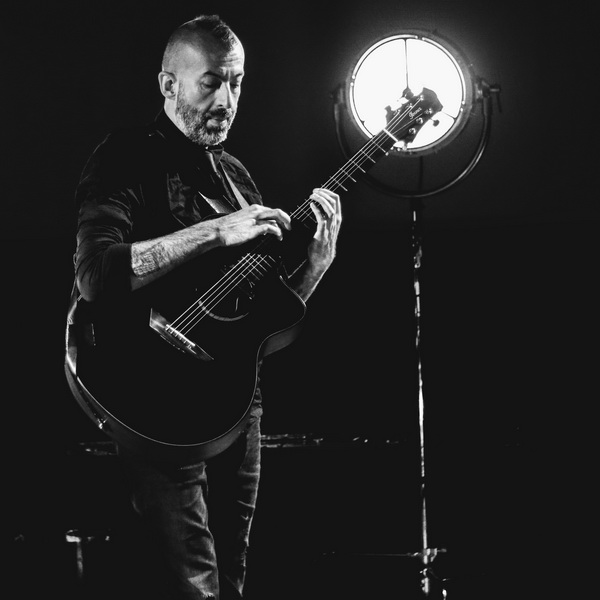 200801_Jon_Gomm_ Ibanez_moti 600x600.jpg