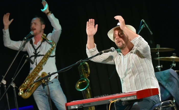Jambalaja duo 700x.jpg
