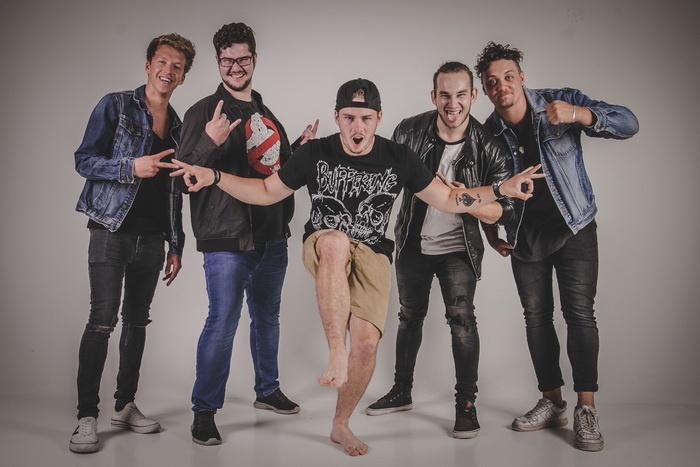 banda foto 1_700x.jpg
