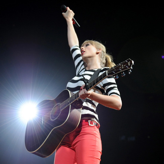 08guitar-taylor-swift-superJumbo 550x550x.jpg