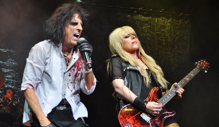 Orianthi_Panagaris_700x.jpg