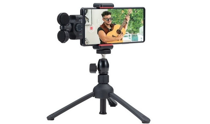 Am7_Tripod 700x.jpg