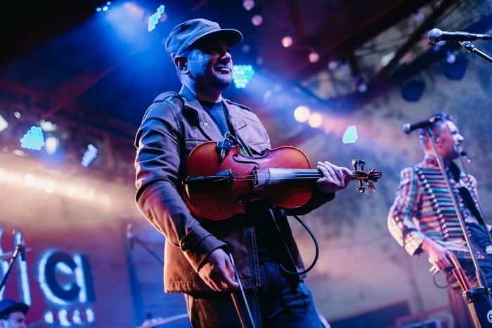 Ăkos_700.jpg